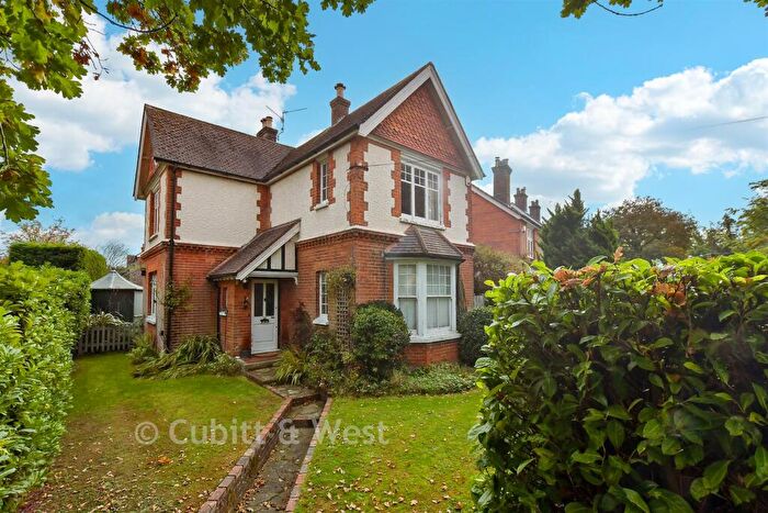 3 Bedroom Detached House For Sale In Horsham Road, Cranleigh, Surrey, GU6