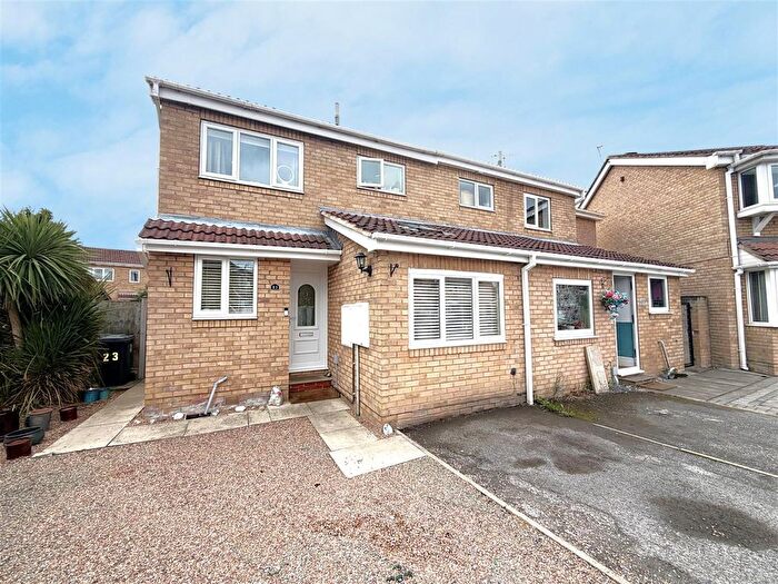 3 Bedroom Semi Detached House To Rent In Bassett Close, Brayton, YO8