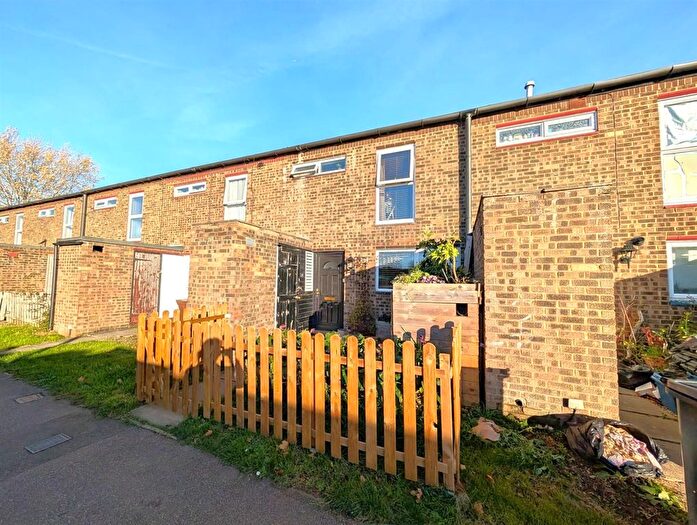 3 Bedroom Terraced House For Sale In Ripon Road, Stevenage, SG1