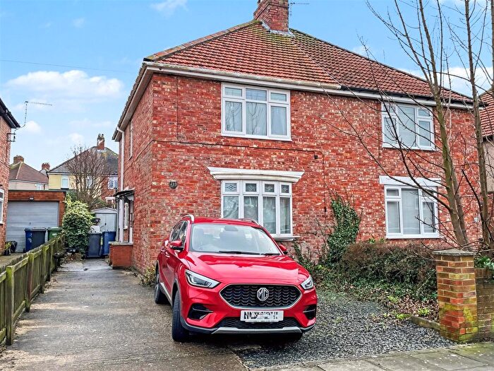 3 Bedroom Semi Detached House For Sale In Gorse Avenue, South Shields, NE34