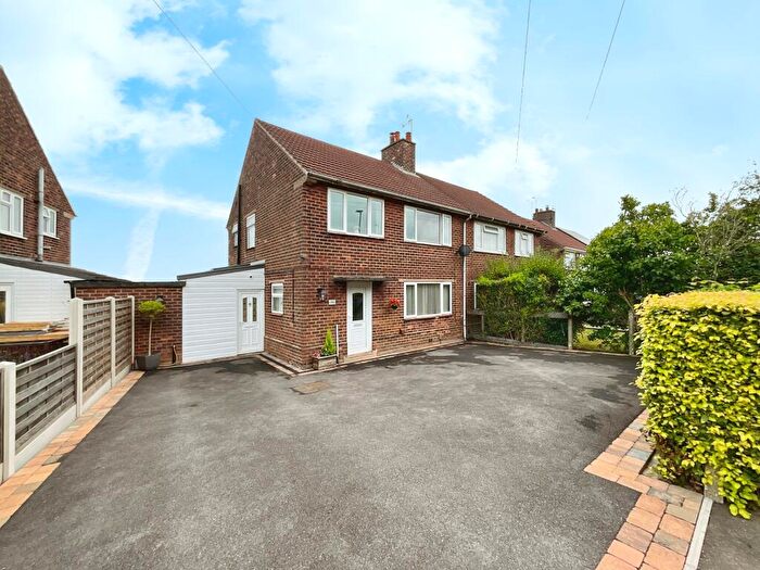 3 Bedroom Semi-Detached House For Sale In Clegg Hill Drive, Sutton-in-ashfield, NG17