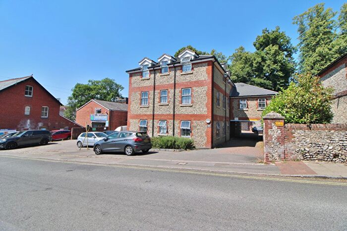 2 Bedroom Flat For Sale In Beech Court, Blendworth Lane, PO8