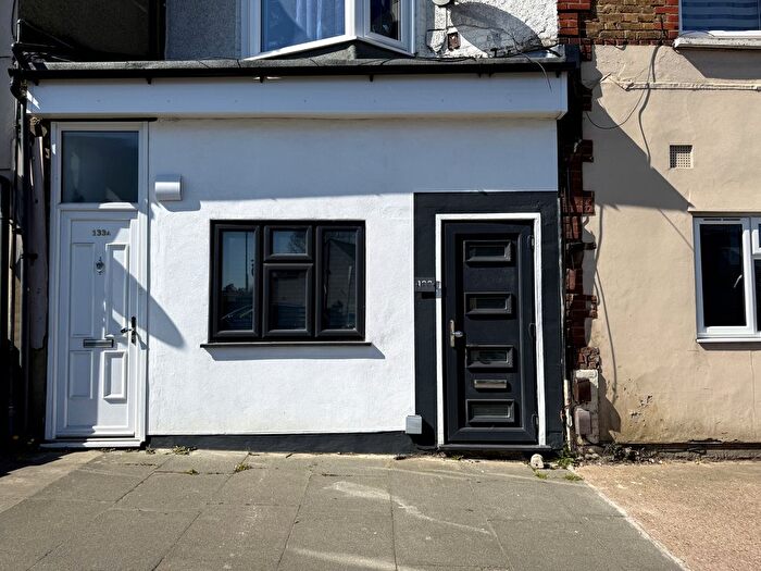 1 Bedroom Flat To Rent In Canterbury Street, Gillingham, ME7