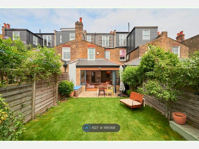 Houses to rent in Balham High Road, SW12, Greater London