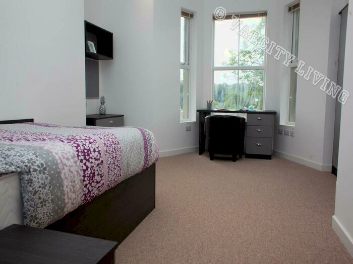 8 Bedroom House To Rent In Snowdon Villas, Bangor, Gwynedd, LL57