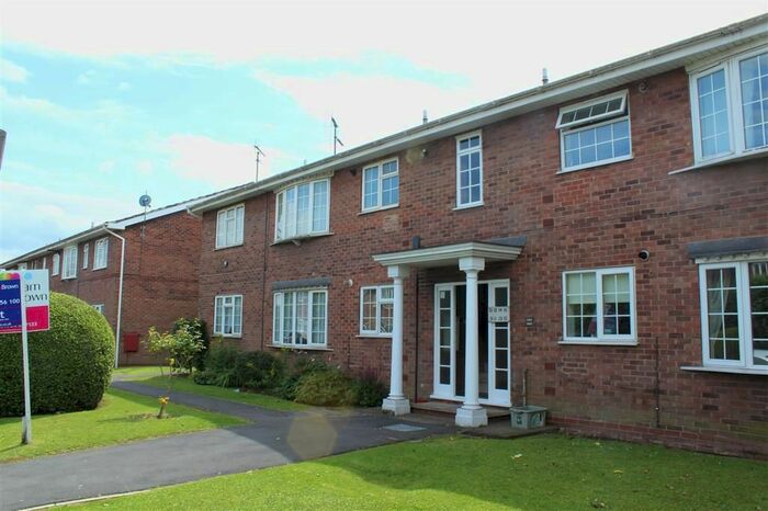 1 Bedroom Flat To Rent In Revesby Court, Scunthorpe, DN16