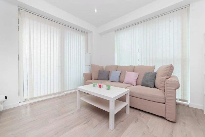 2 Bedroom Flat To Rent In Seagull Lane, London, E16