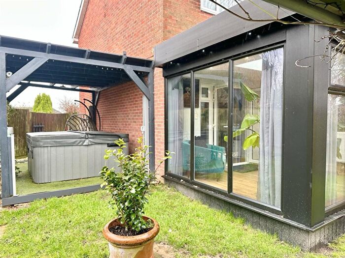3 Bedroom End Of Terrace House For Sale In Ninfield Road, Bexhill-On-Sea, TN39