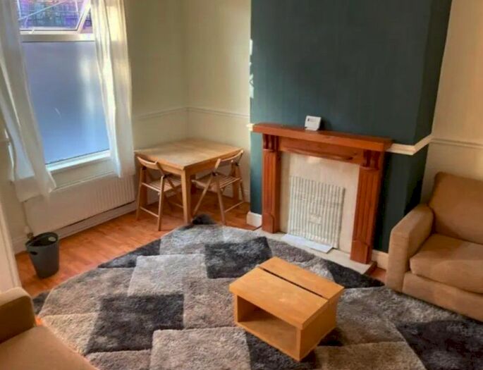 1 Bedroom Semi-Detached House To Rent In Aviary Mount, Armley, Leeds, LS12