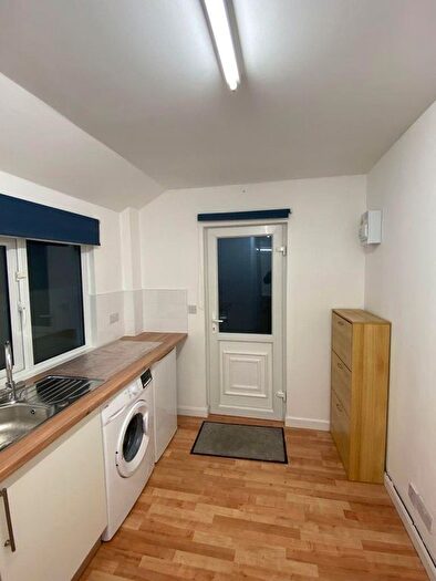 Studio To Rent In Tolworth Rise, Kingston, KT5