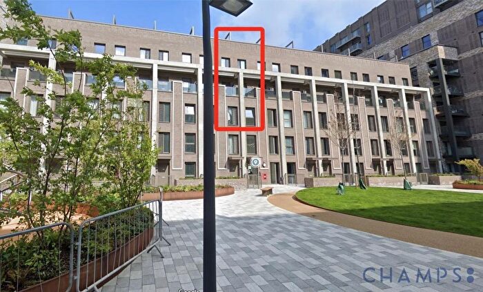 2 Bedroom Flat To Rent In Ruffle House, - Shipbuilding Way, E13