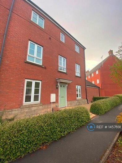 4 Bedroom Semi-Detached House To Rent In Secunda Way, Gloucester, GL2