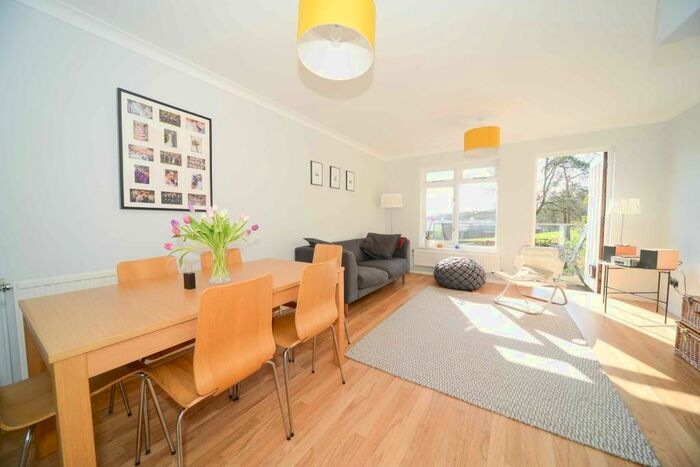 2 Bedroom Terraced House To Rent In Auckland Road, London, SE19