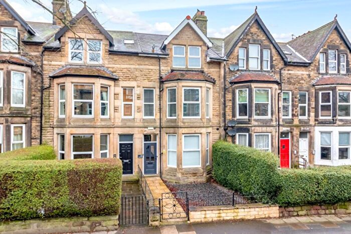 9 Bedroom Town House For Sale In Dragon Parade, Harrogate, HG1