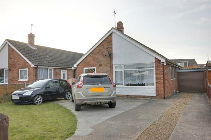 3 Bedroom Link Detached House For Sale In Sycamore Close, Gilberdyke, Brough, HU15
