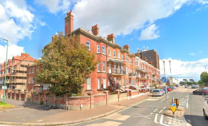 1 Bedroom Flat For Sale In Fitzalan Road, Littlehampton, BN17