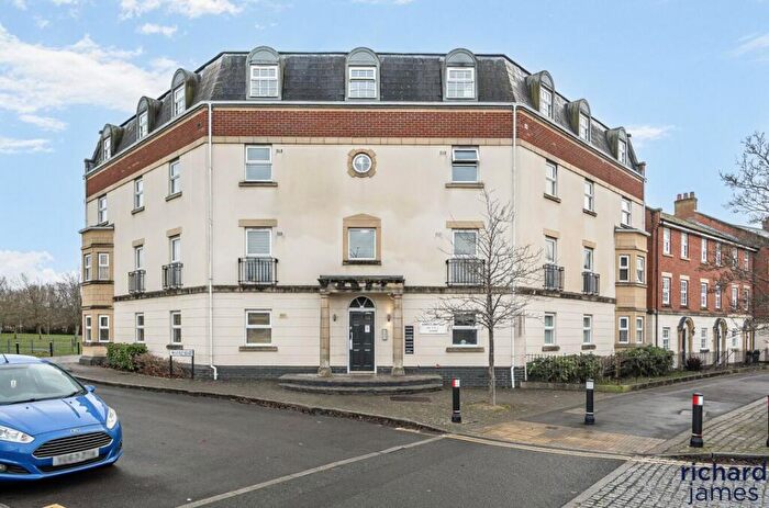2 Bedroom Flat For Sale In Redhouse Way, Swindon, SN25