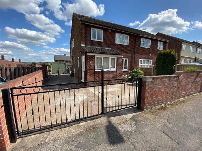 3 Bedroom Semi-Detached House For Sale In Maple Grove, Conisbrough, DN12