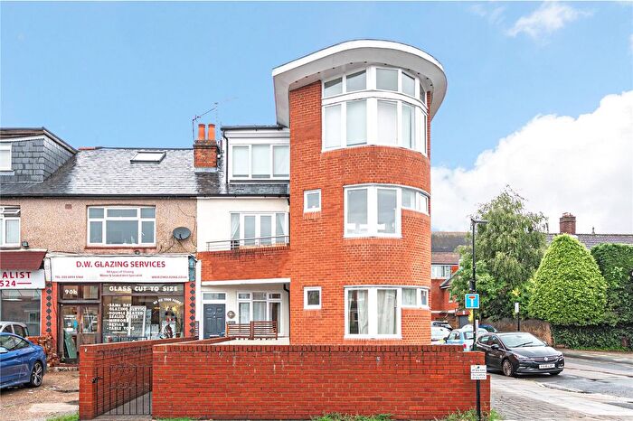 1 Bedroom Flat For Sale In Staines Road, Twickenham, TW2