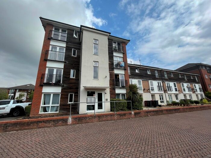2 Bedroom Apartment To Rent In Meadow Way, Caversham, RG4