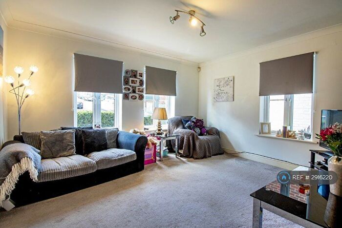 1 Bedroom Flat To Rent In Tavistock Mews, High Wycombe, HP12