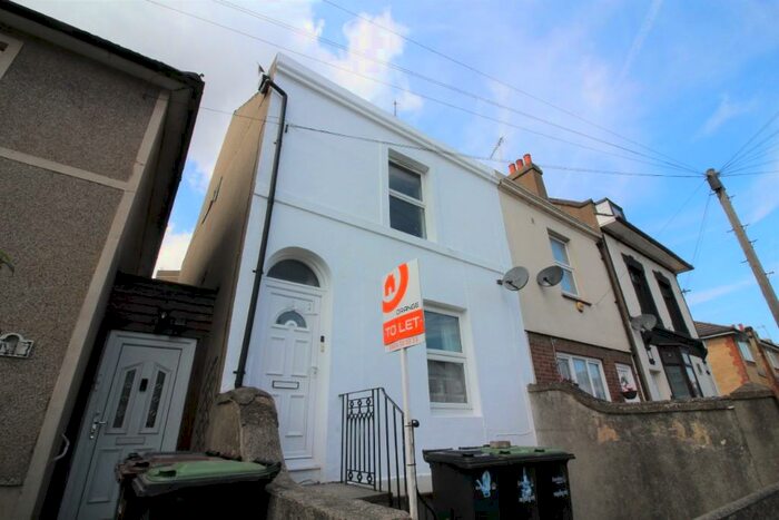 1 Bedroom Flat To Rent In Dover Road, Gravesend, Kent, DA11