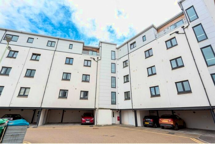 2 Bedroom Flat To Rent In Vasart Court, Perth, Perthshire, PH1