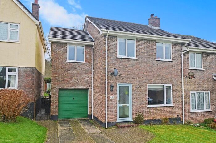 4 Bedroom Semi-Detached House For Sale In Bosvean Road, Shortlanesend, Truro, TR4