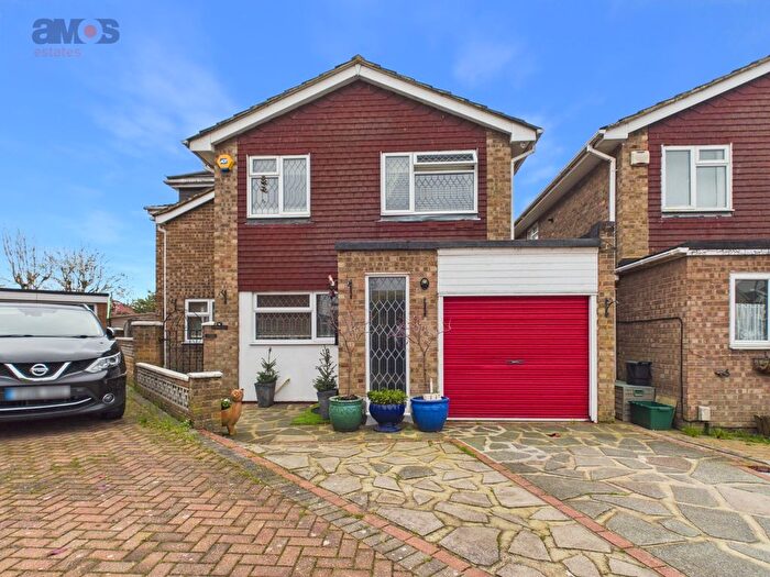 4 Bedroom Detached House For Sale In Glenridding, Benfleet, SS7