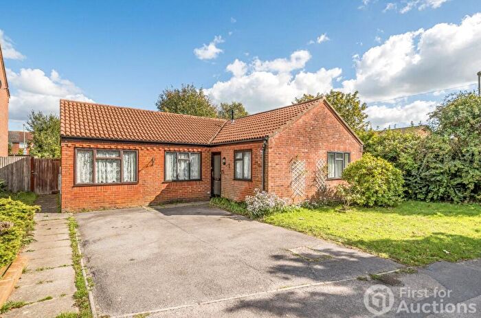 3 Bedroom Bungalow For Sale In Larkspur Gardens, Holbury, Southampton, SO45