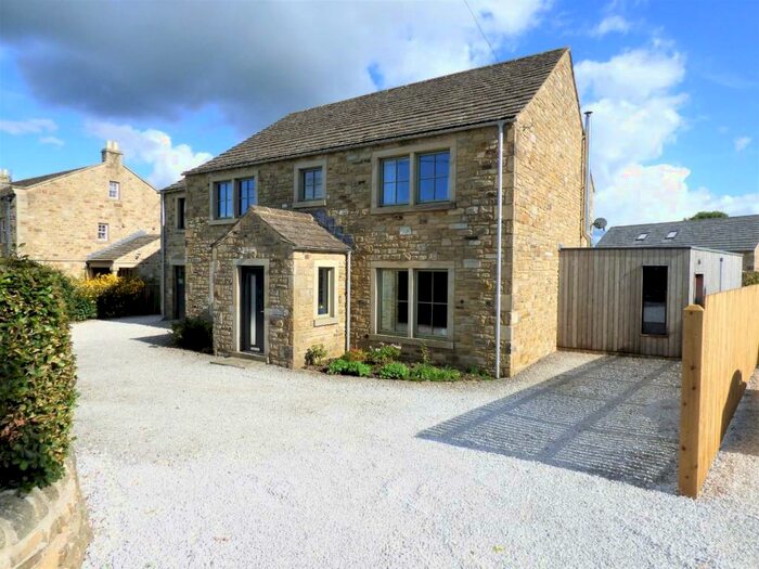 5 Bedroom Semi-Detached House To Rent In The Greenhouse, Gargrave. Skipton, BD23