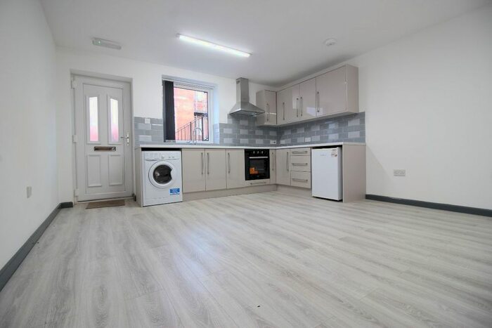 1 Bedroom Flat To Rent In James Street, Blackburn, BB1