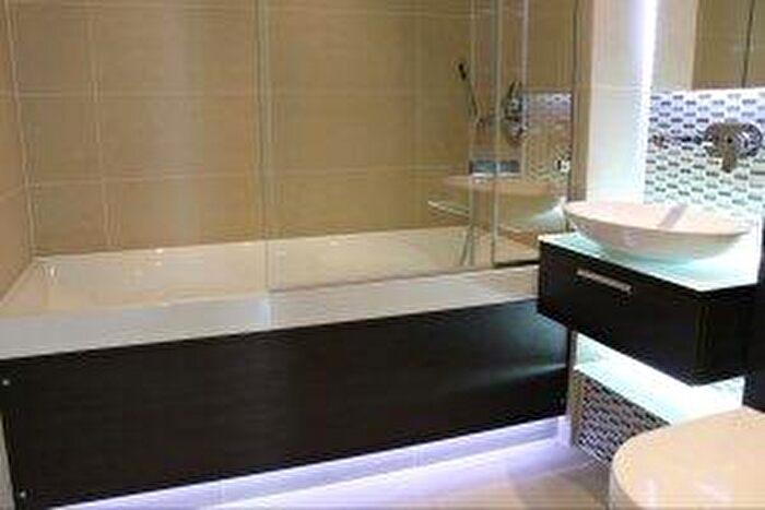 2 Bedroom Flat To Rent In Commercial Street, Aldgate, London, E1
