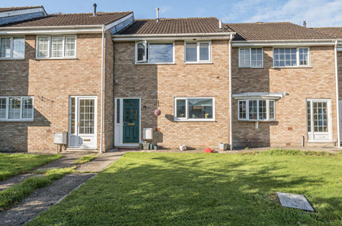3 Bedroom Terraced House For Sale In Merlin Way, Covingham, Swindon, SN3