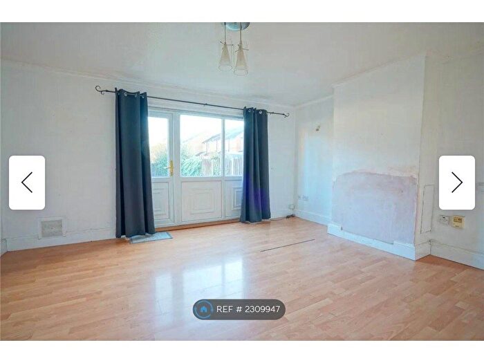 3 Bedroom Terraced House To Rent In Gainsborough Close, Flanderwell, Rotherham, S66