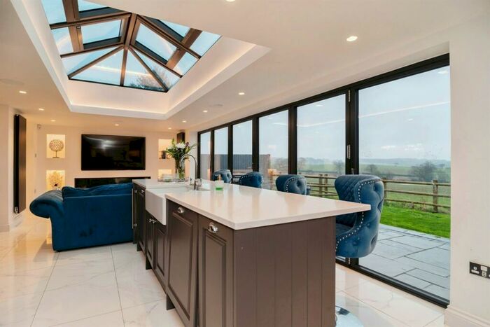 4 Bedroom Semi-Detached House To Rent In St Vincents Hamlet, CM14