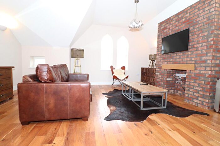 2 Bedroom Apartment To Rent In Howard Gardens, City Centre, CF24