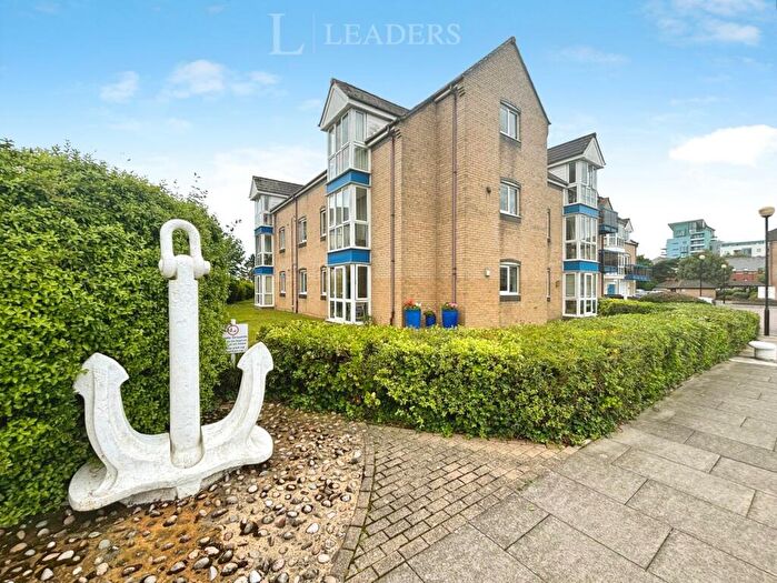 2 Bedroom Apartment For Sale In Atlantic Close, Southampton, Hampshire, SO14