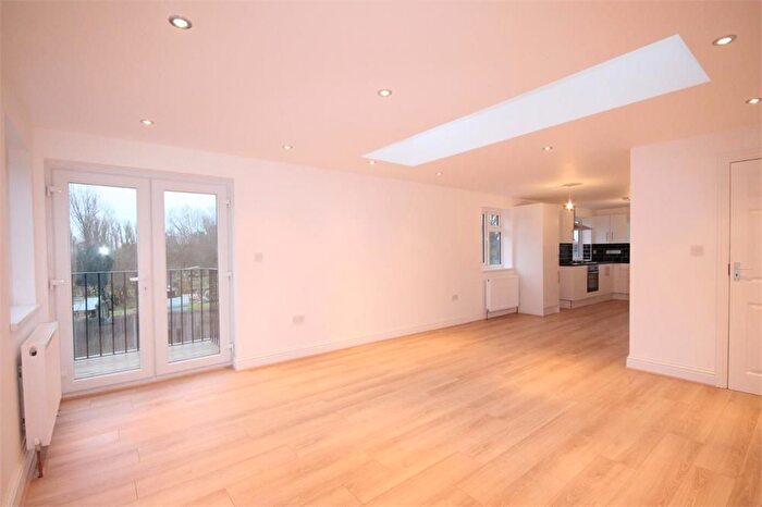 2 Bedroom Flat To Rent In Ribchester Avenue, Perivale, Greenford, UB6