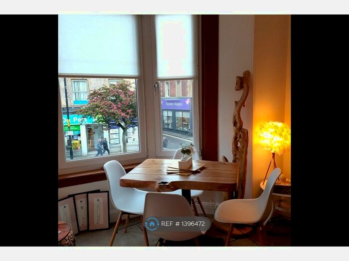 2 Bedroom Flat To Rent In Main Street, Largs, KA30