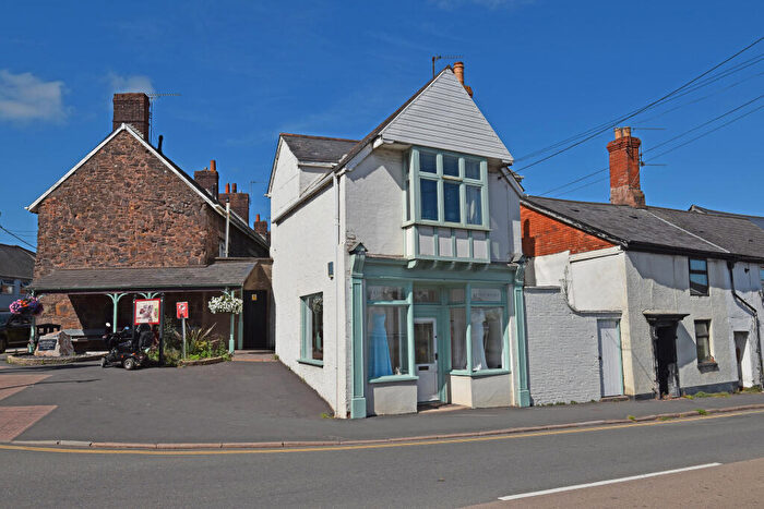 2 Bedroom End Of Terrace House For Sale In Station Road, Cullompton, EX15