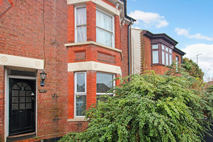 1 Bedroom Flat To Rent In Union Street, LU6