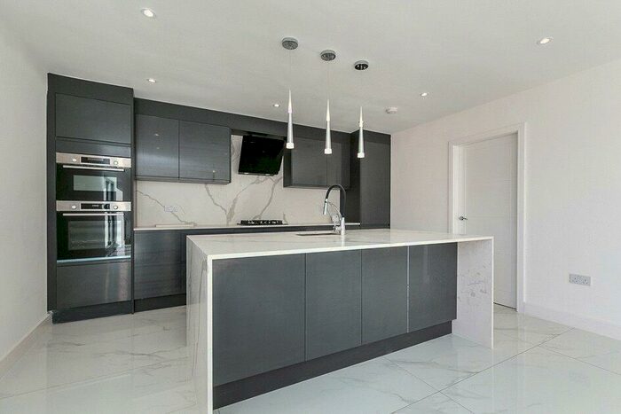 5 Bedroom Semi-Detached House To Rent In Holtye Road, East Grinstead, West Sussex, RH19