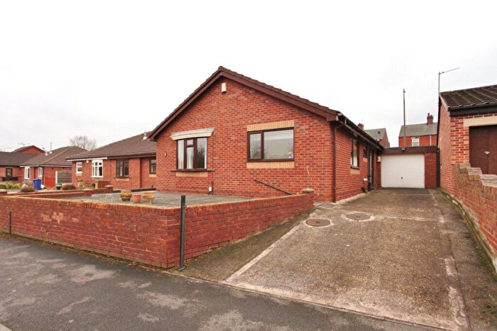 3 Bedroom Bungalow To Rent In Badsworth Close, Wombwell, Barnsley, South Yorkshire, S73