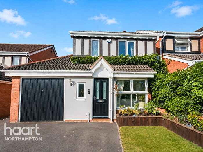 3 Bedroom Detached House For Sale In Ripon Close, Northampton, NN4