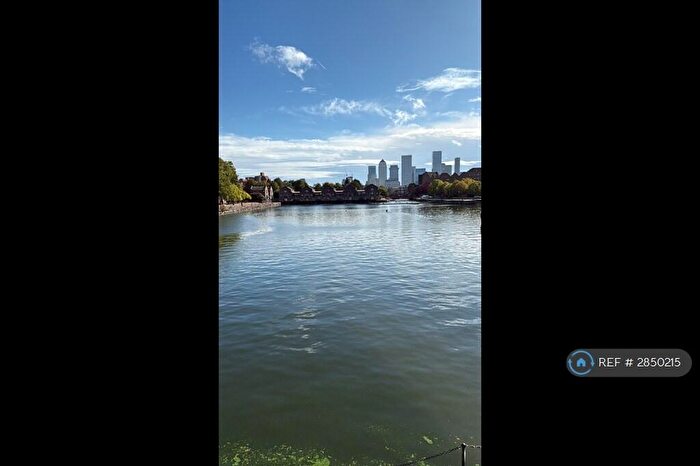 2 Bedroom Flat To Rent In Maynards Quay, London, E1W