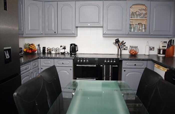 3 Bedroom Terraced House For Sale In Chipsey Avenue, Bugbrooke, NN7