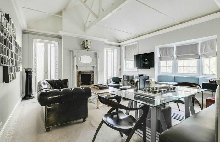 4 Bedroom Flat To Rent In North Audley Street, Mayfair, W1K