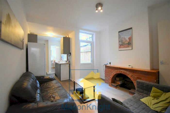 3 Bedroom Terraced House To Rent In Winnie Rd, Selly Oak. Mins Walk To University Of Birmingham, B29