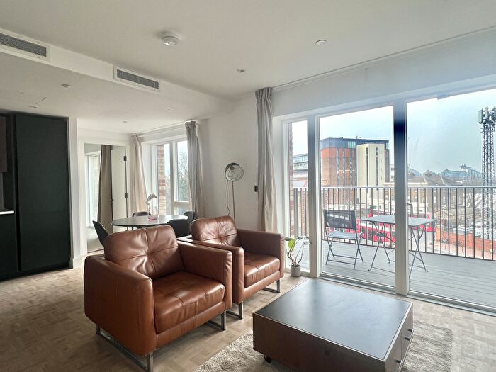 2 Bedroom Flat To Rent In Danvers Avenue, SW11